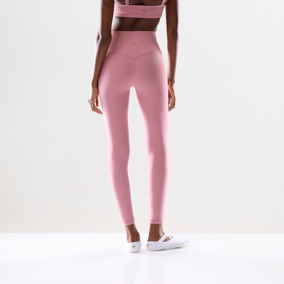 Aritzia Butter Cheeky Hi-Rise 26" Legging Frozen berry - Picture 1 of 5